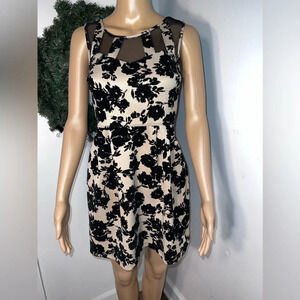 Sweet storm, S, sleeveless pleated triple stitch piping waist, Mesh window pane